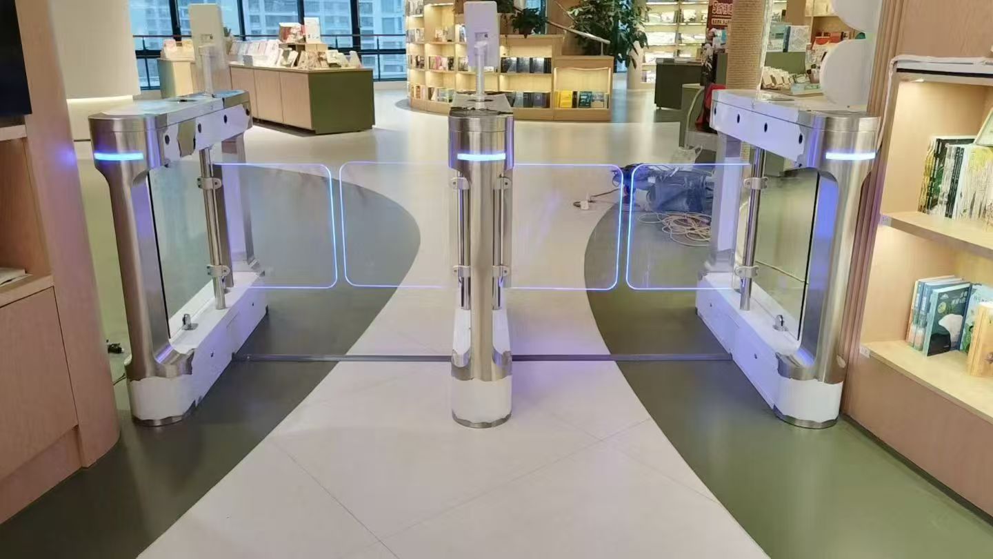 安拓人行通道閘 | 智能速通門(mén)_擺閘_人臉識(shí)別閘機(jī)廠(chǎng)家